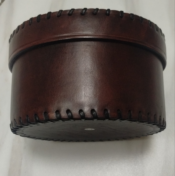 Vintage Fine Leather Hand Tooled Trinket Box With Horse Heads 🐎 - Picture 3 of 5